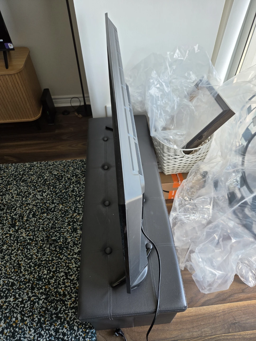 Samsung Flat Screen TV - photo 4