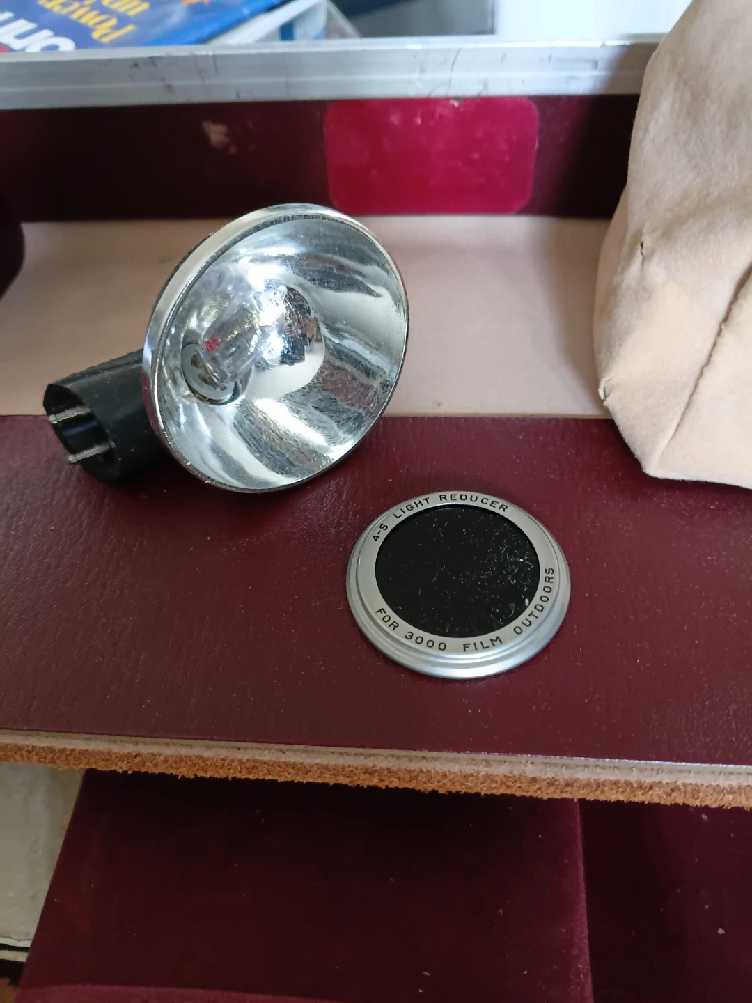 Vintage Polaroid Camera Set with Carrying Case - photo 2