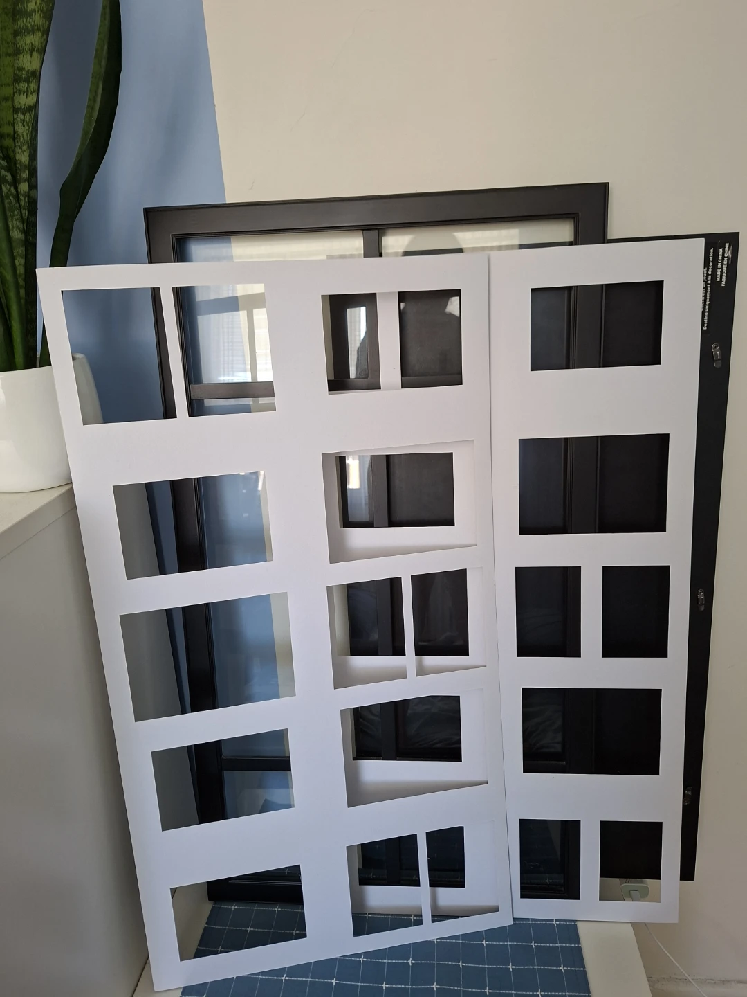 Black Multi-Photo Wall Frame Glass Front 35x20" - photo 3