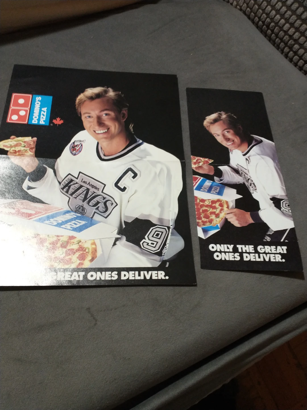 1993 Wayne Gretzky Domino's Pizza Advertising Flyers - photo 2