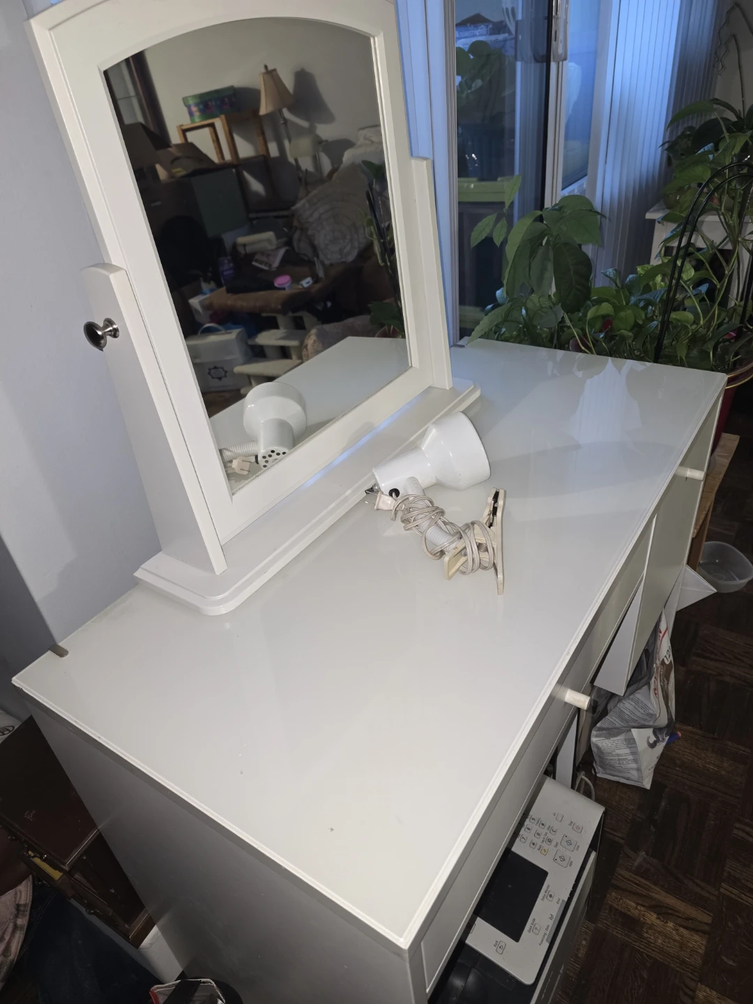 White Vanity Table with Mirror - photo 2