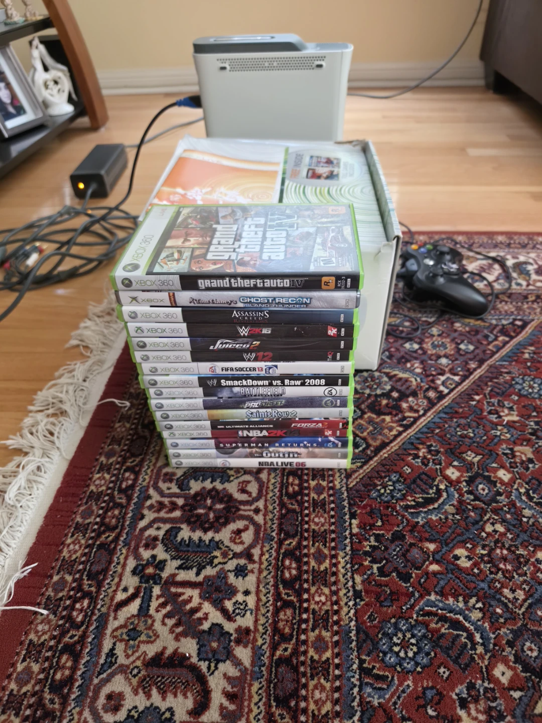 ​Xbox 360 + 16 Games (GTA IV, Saints Row 2) + 2 Controllers - photo 2