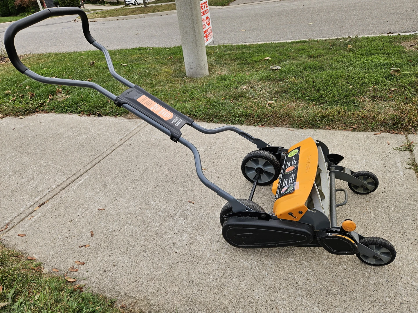 Fiskars StaySharp Max Reel Mower - photo 3