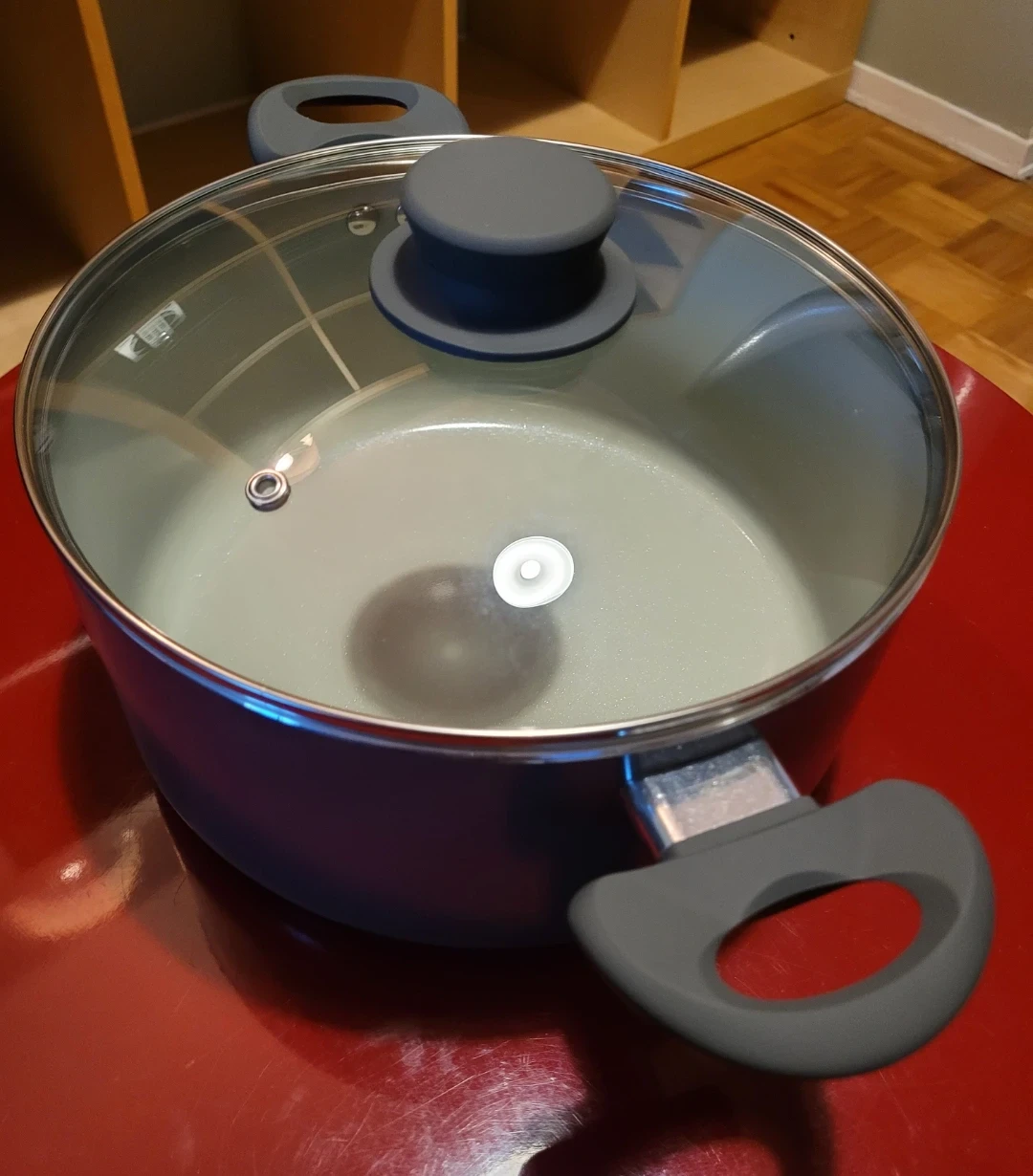Non-Stick Stock Pot with Glass Lid at yardsale this weekend - photo 2