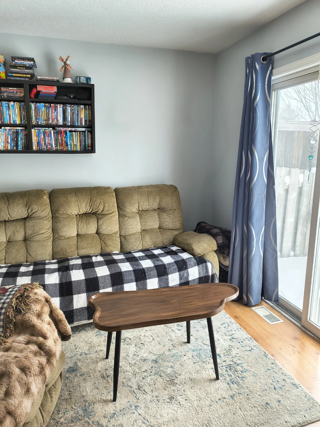 Three-seater beige reclining sofa 🏈