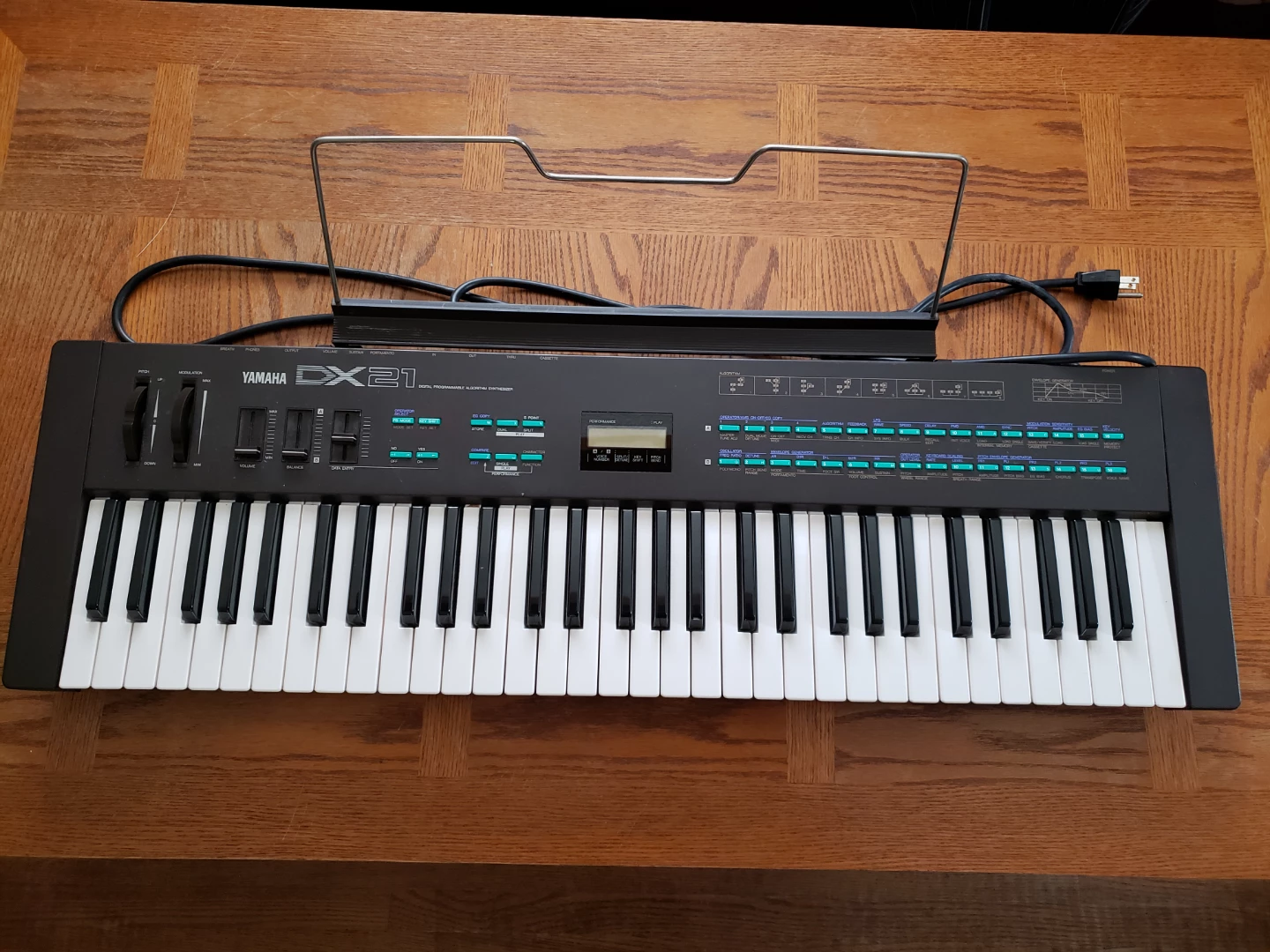 Yamaha DX21 Digital Programmable Synthesizer