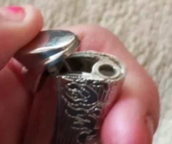 Silver patterned butane refillable lighter - photo 4