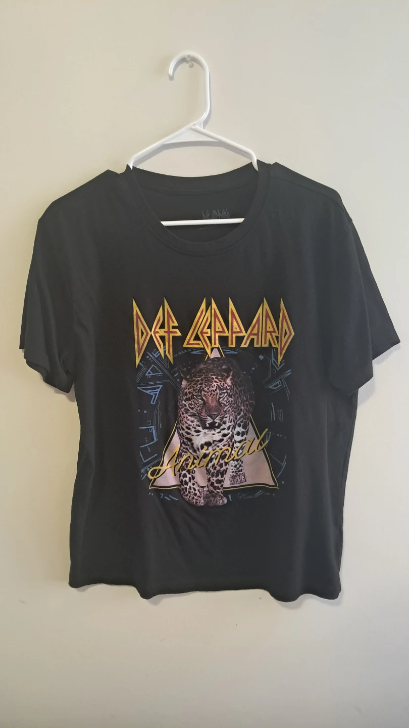 Def Leppard Animals Graphic T-Shirt