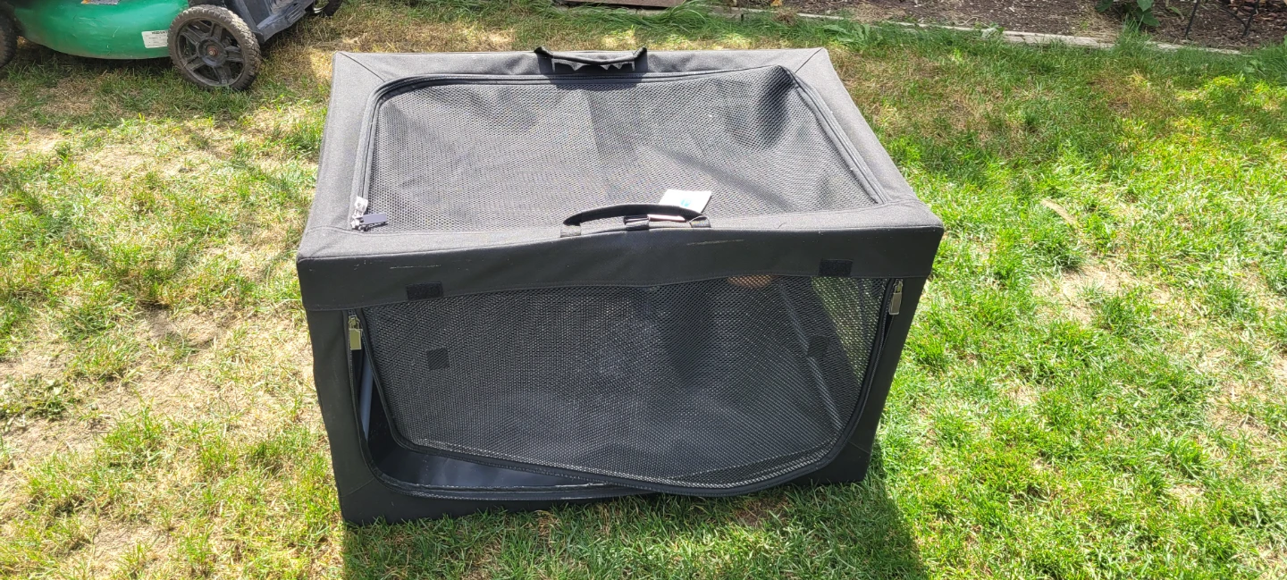 Black foldable pet carrier crate