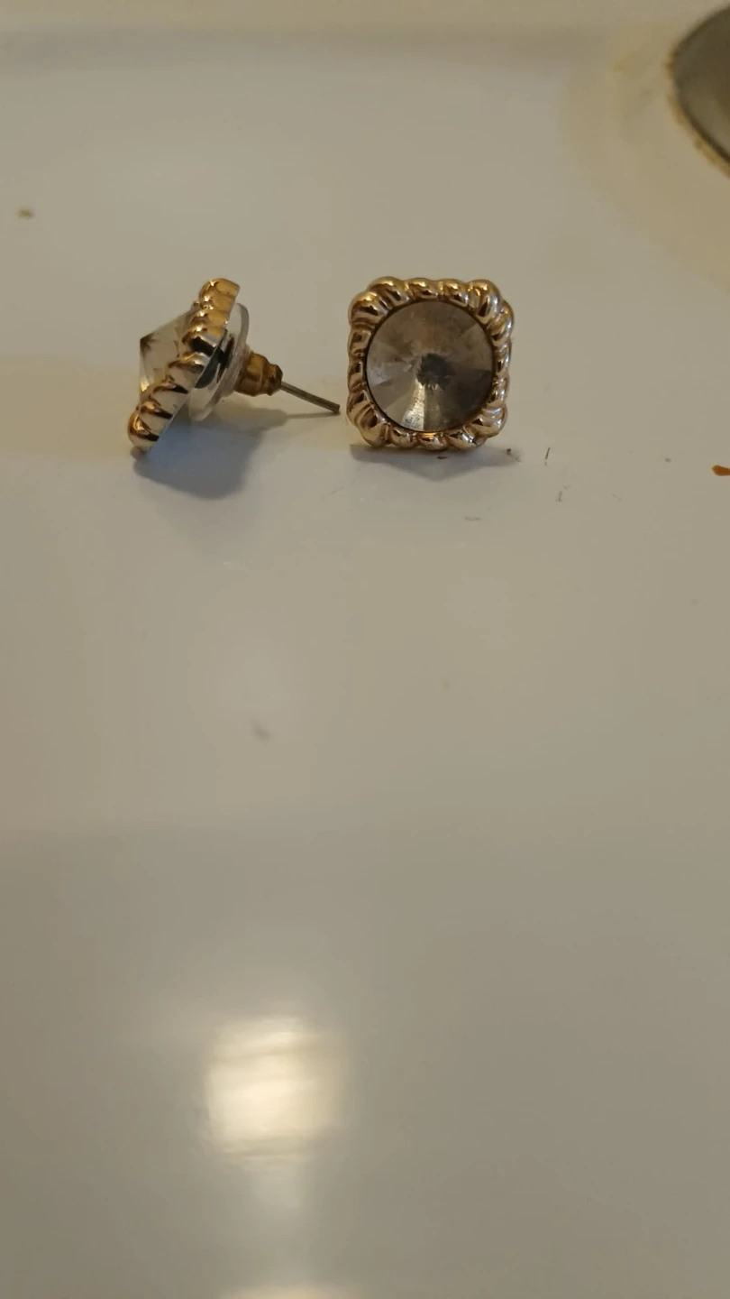 Gold Tone Square Crystal Stud Earrings🏈