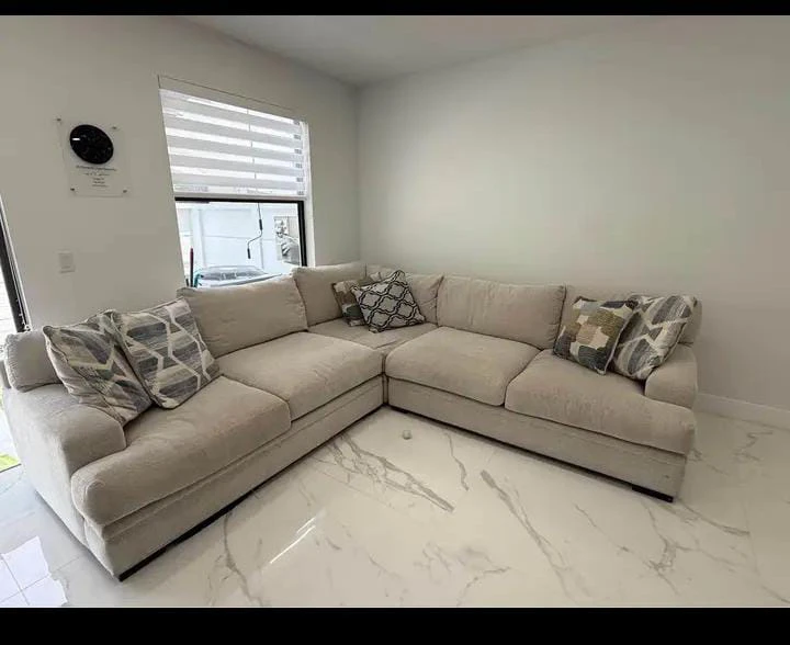 Large beige sectional sofa -Delivery available - photo 3