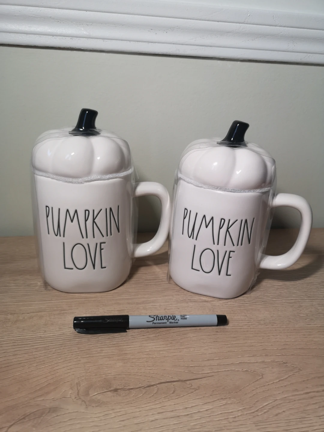 Set of 2 Pumpkin Love Mugs with Lids