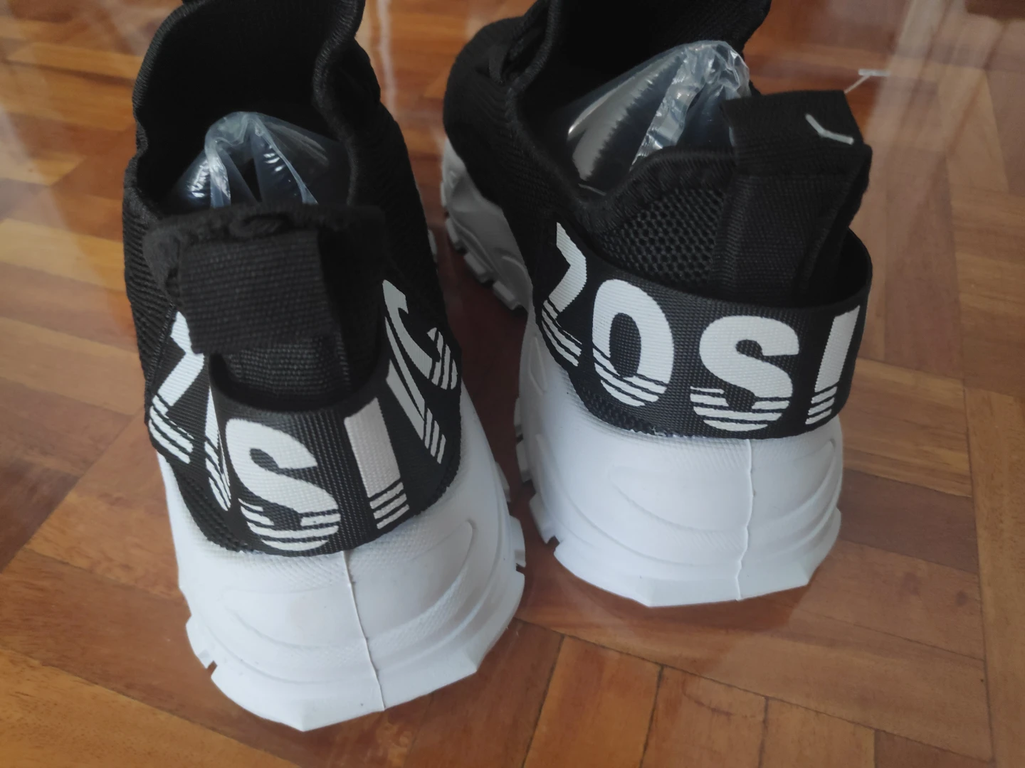 2 Pair of Sneakers (Never Used) - photo 3