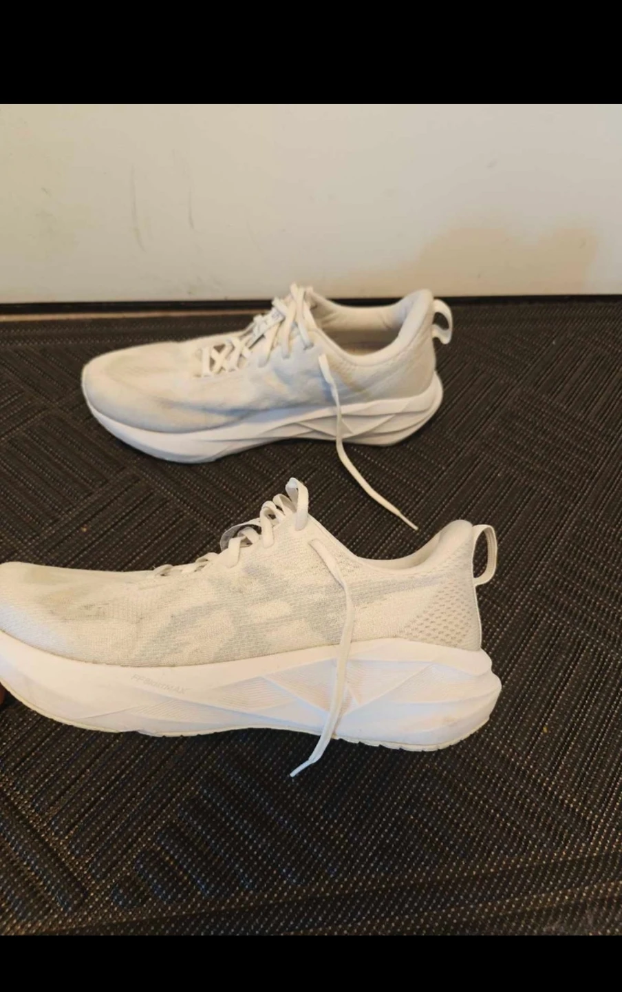 Asics Novablast 5 Running Shoes White - photo 2