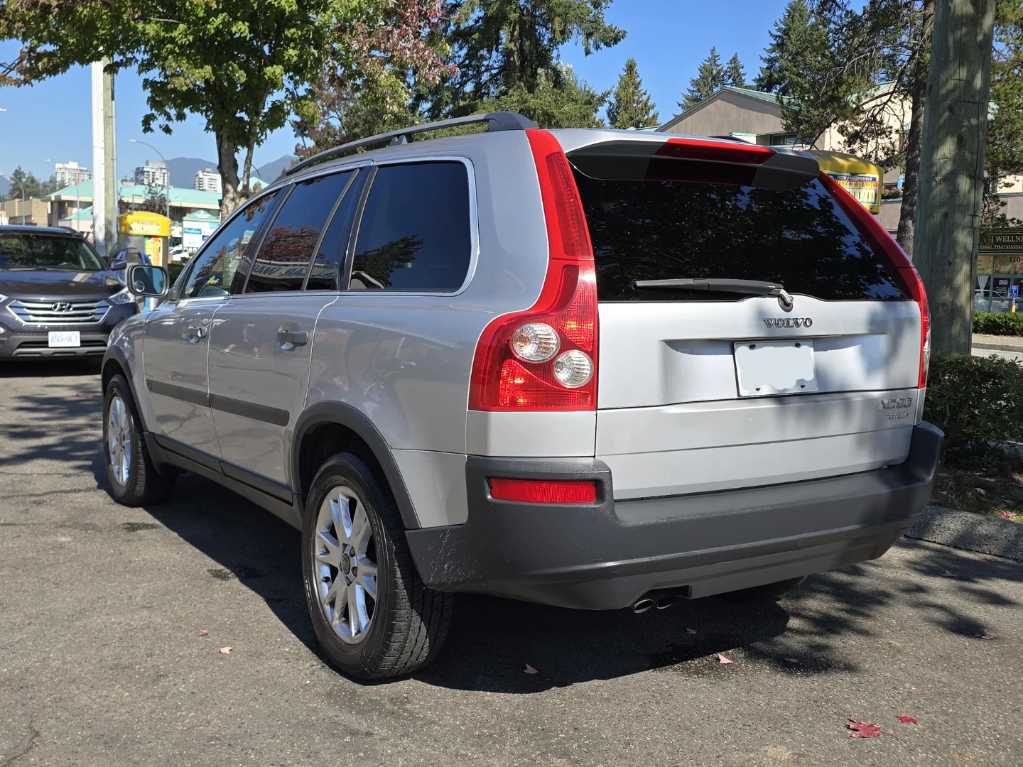 Silver Volvo XC90 T6 AWD - photo 3
