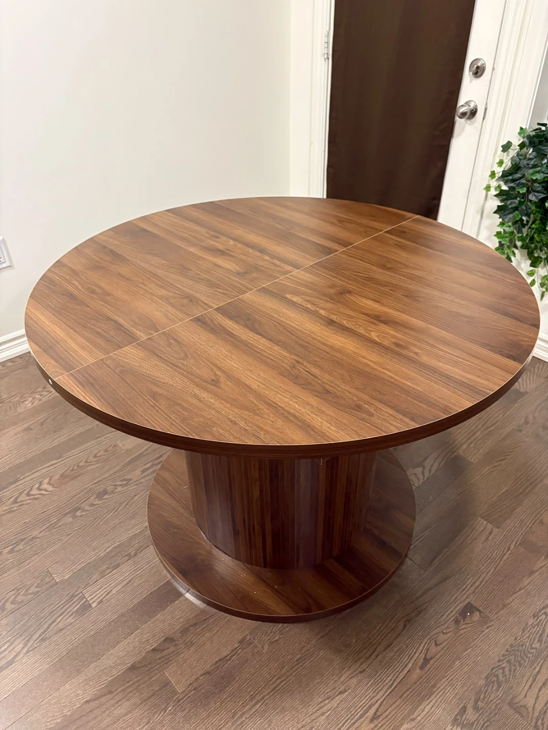 Walnut finish round dining table - photo 3