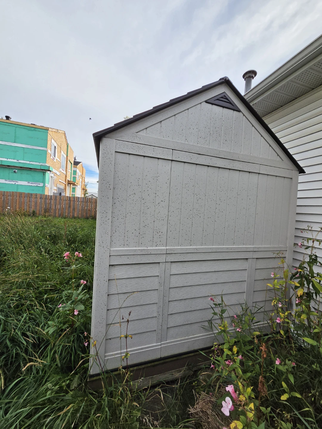 Suncast storage shed - photo 3