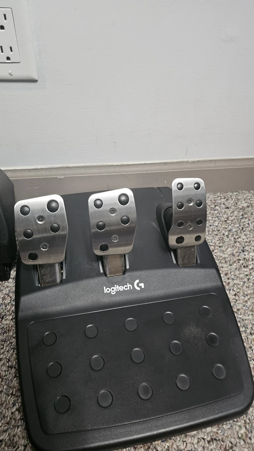 Logitech G29 Driving Force Racing Wheel and Pedals - photo 4