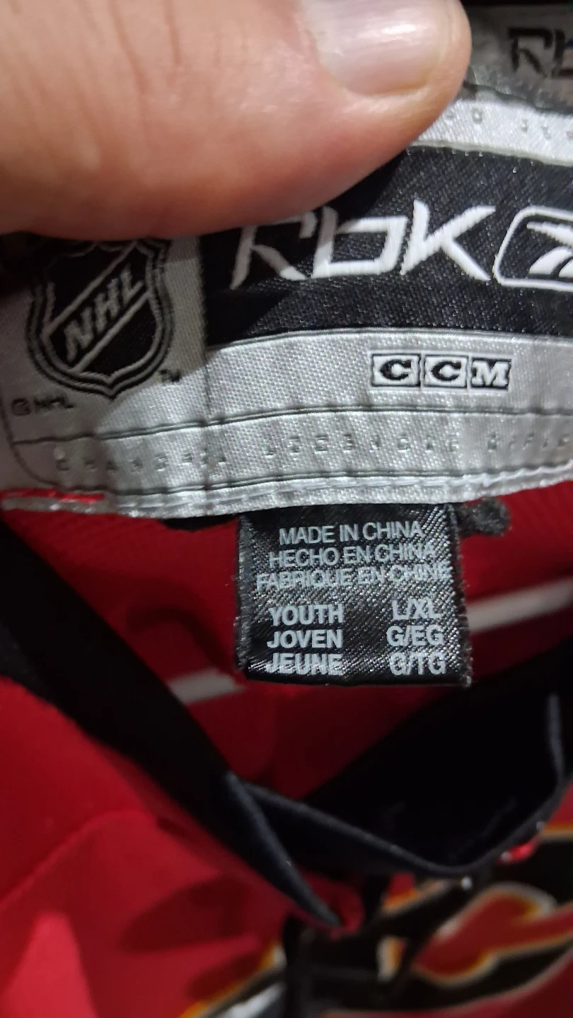 Reebok Calgary Flames Youth Hockey Jersey L/XL - photo 5