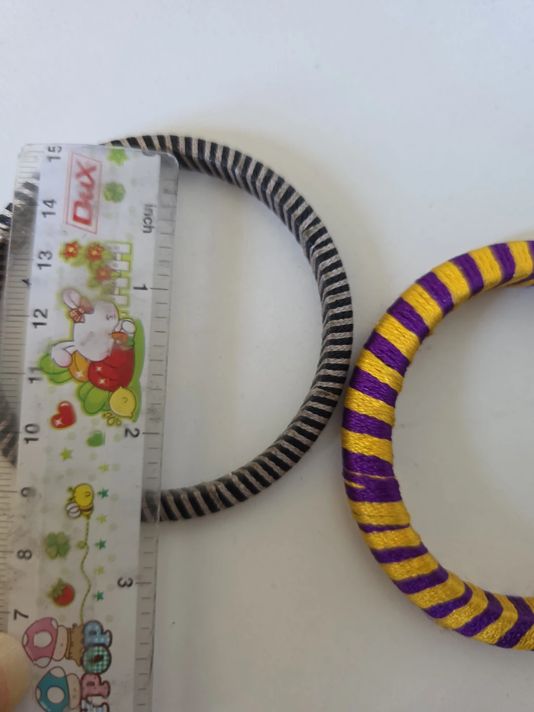 🏈 Set of Two Thread-Wrapped Bangles - photo 4