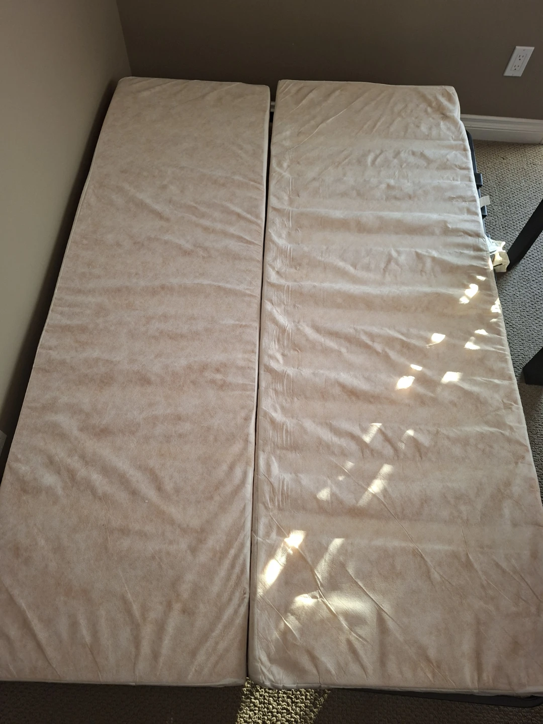 *back to school price drop***NYHAMN Sofabed, with foam mattress