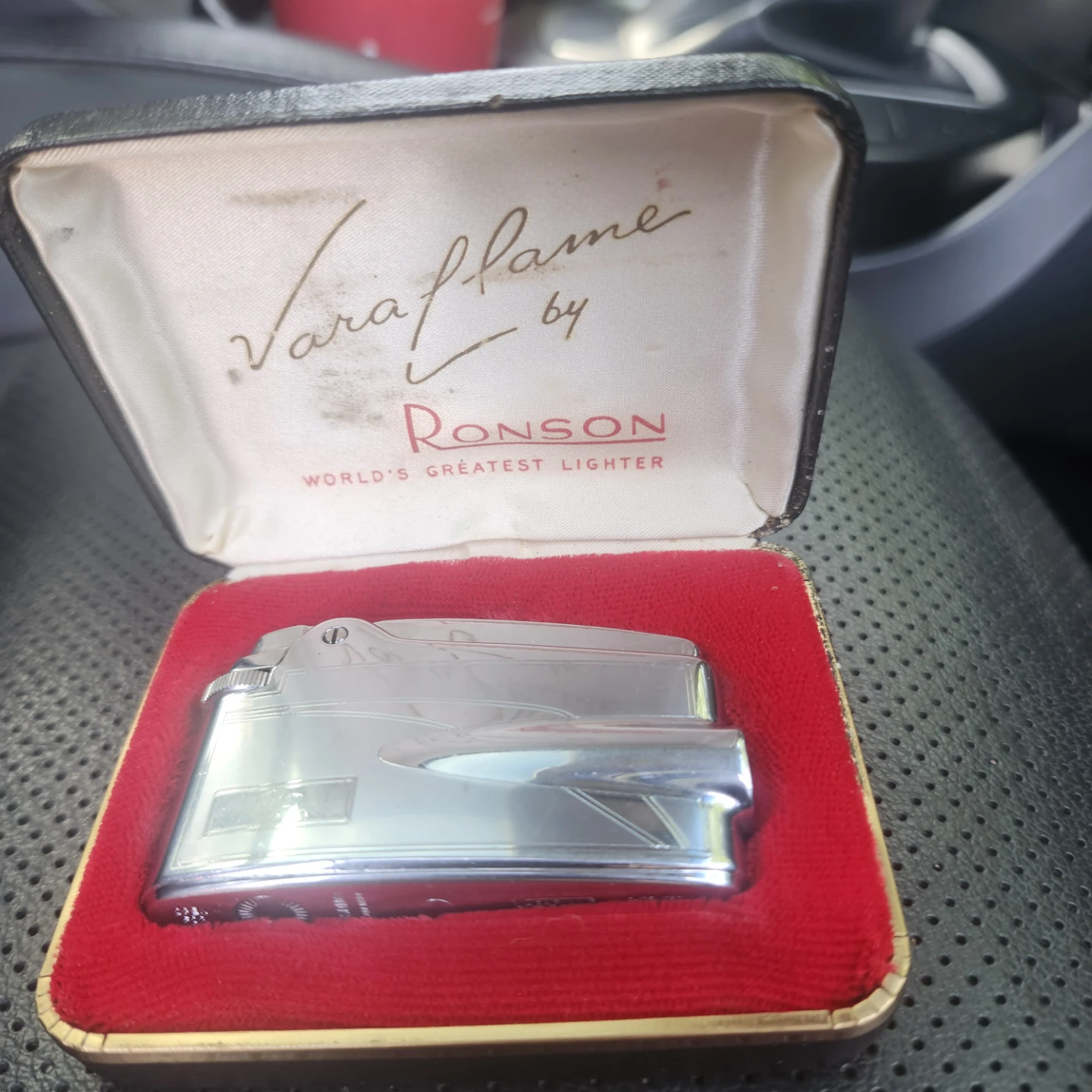 Vintage collectable lighter.Ronson 1950 lighter.