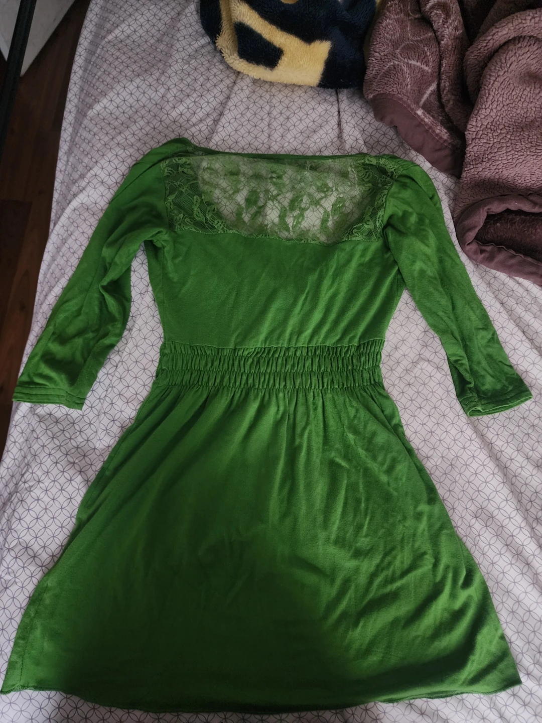 Vintage Green Lace-Back Dress - photo 2