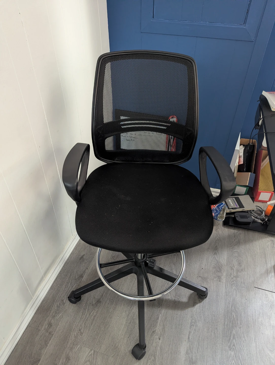 Black Mesh Office Chair with Footrest