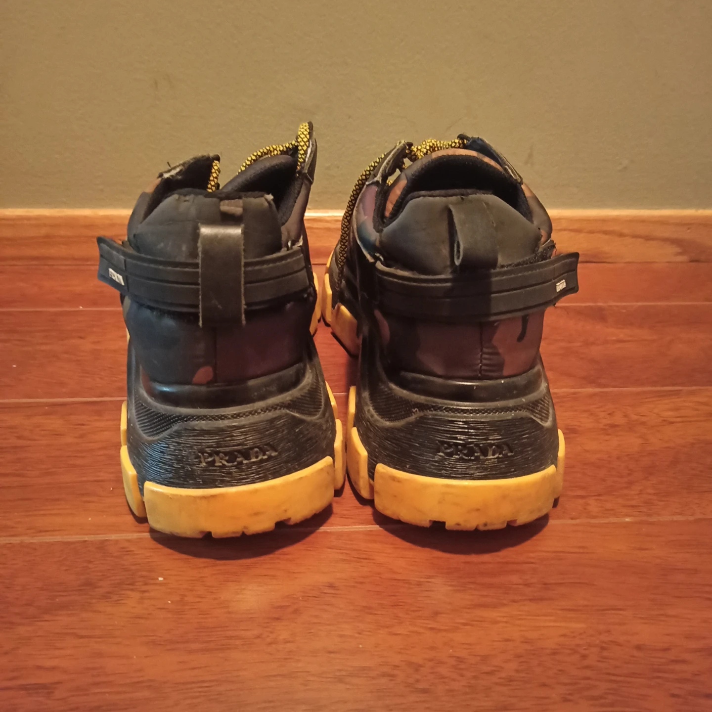 Prada Pegasus chunky - photo 3