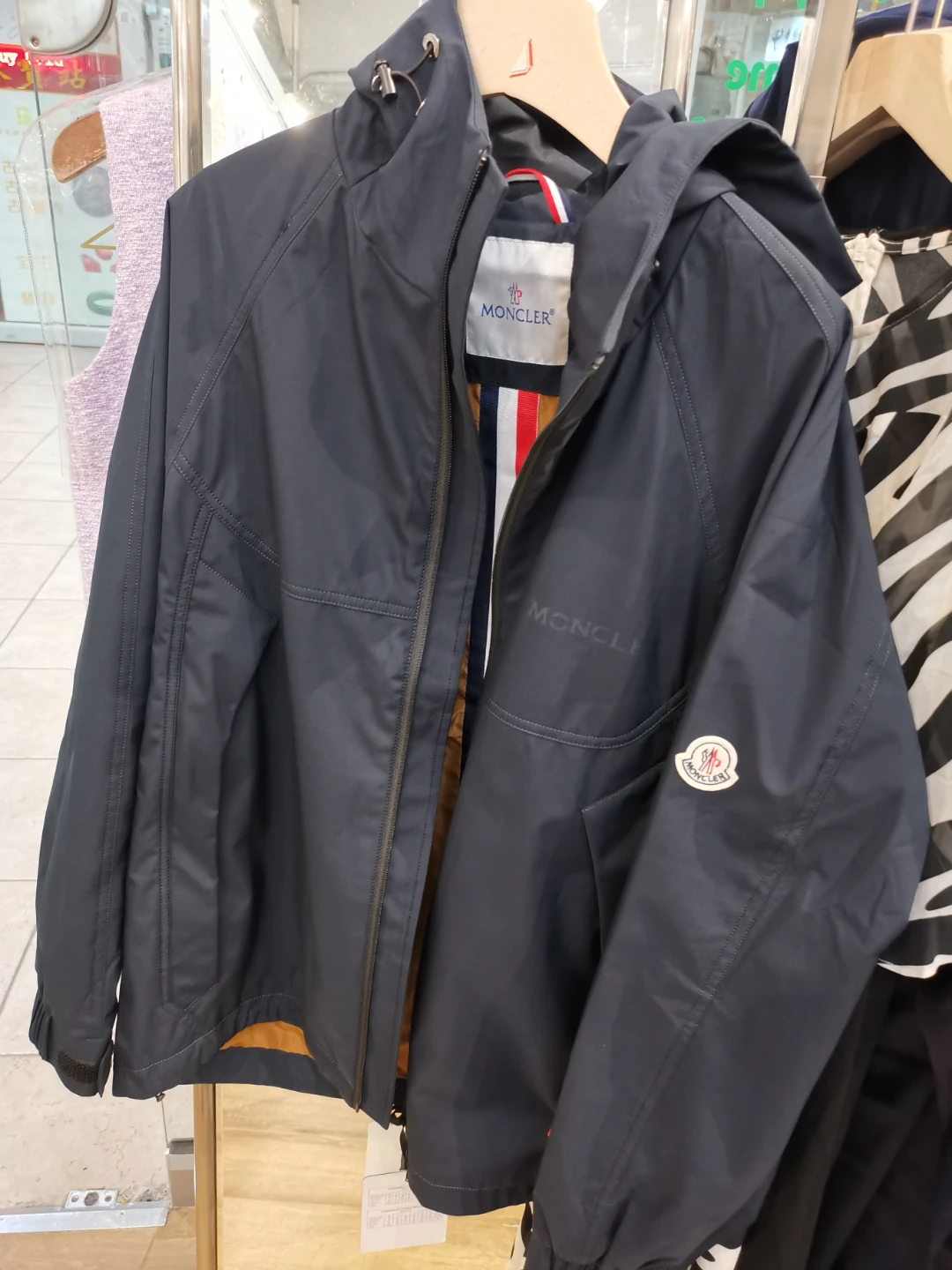 Moncler Hooded Jacket - photo 3