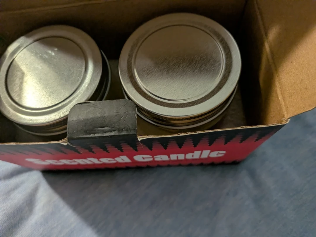 Free 🏈 Set of 2 Citronella Soy Wax Candles - photo 2
