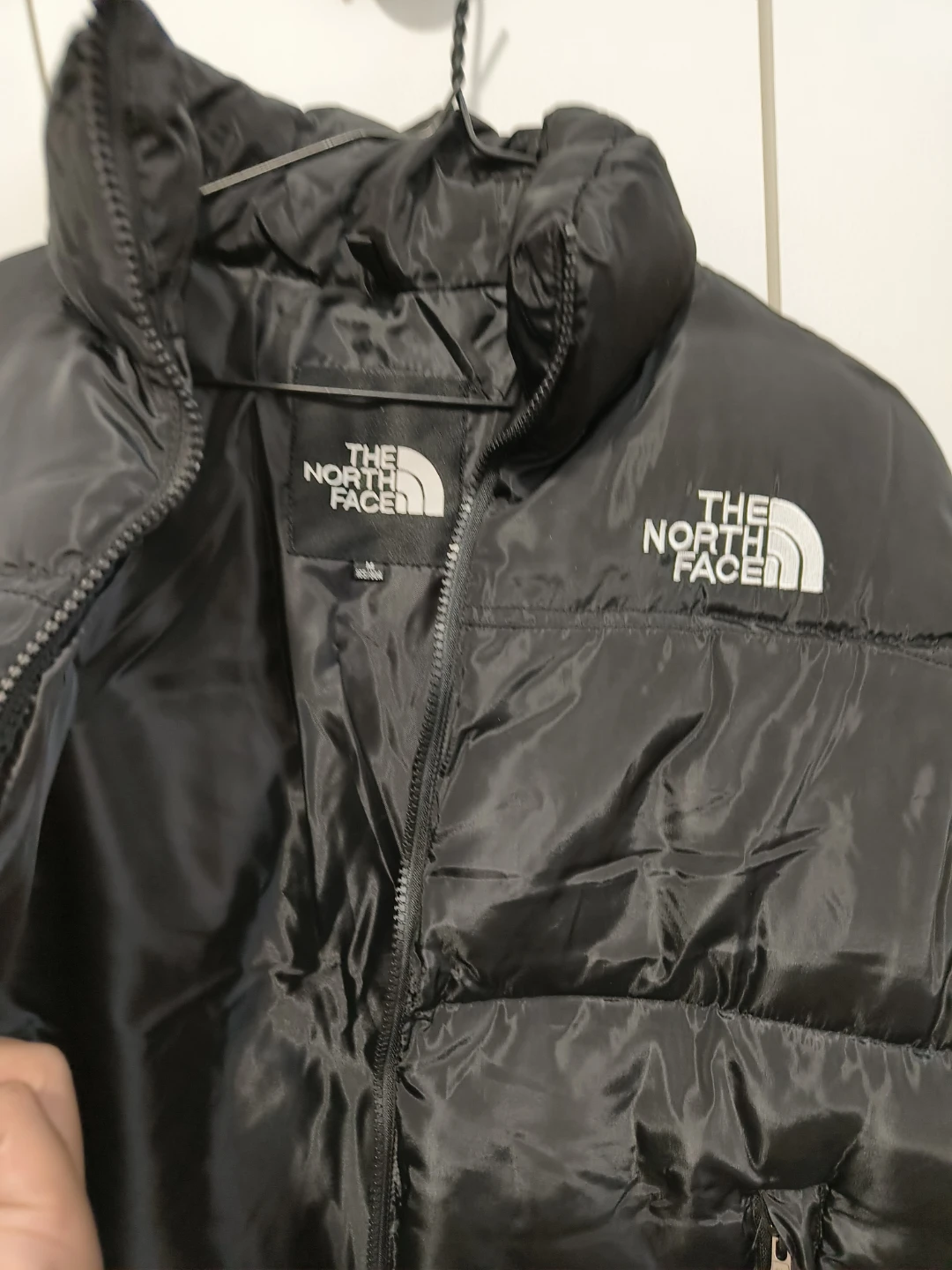 The North Face 700 Puffer Jacket - Black, Size M - photo 4
