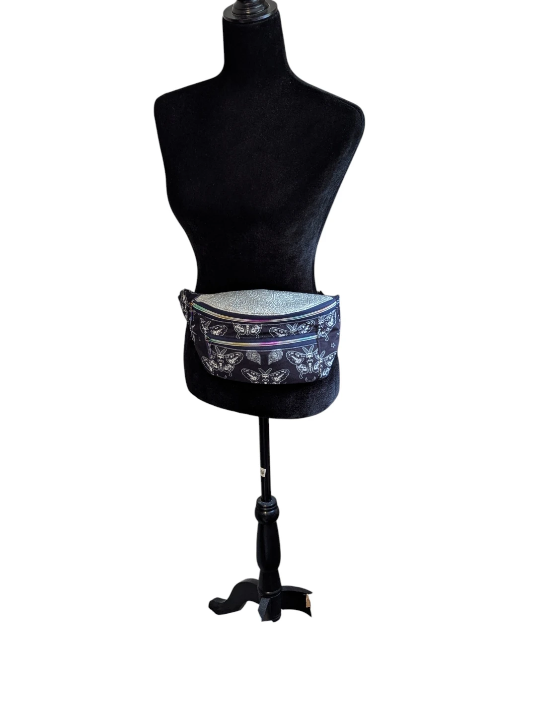 Moth Pattern Fanny Pack Crossbody Bag - photo 2