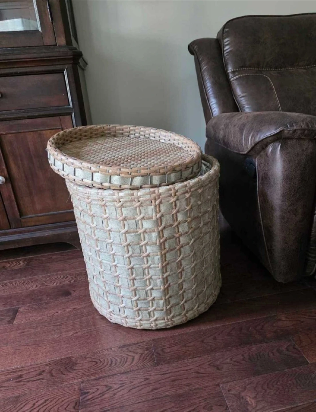 Large Woven Storage Hamper with Lid & Metal Frame🏈