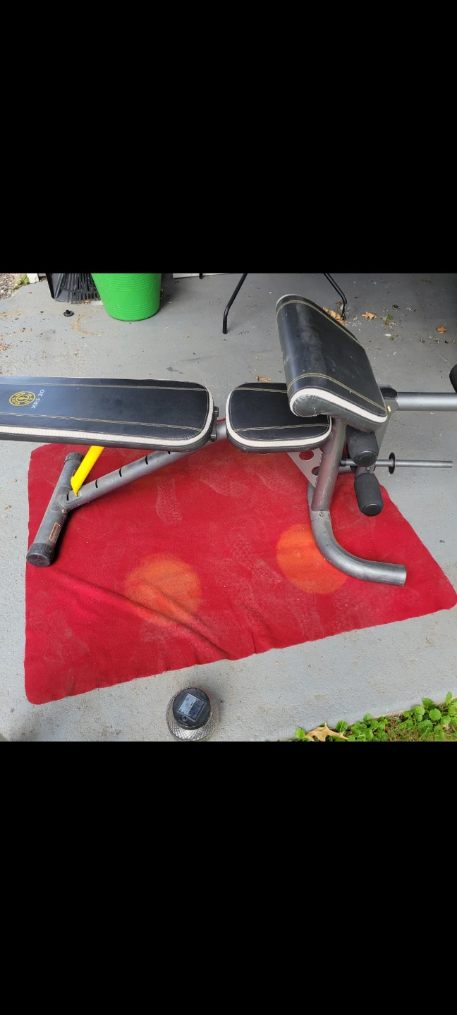 GOLD'S GYM  6 POSITIONS ADJUSTABLE BENCH  WITH PREACHER PAD