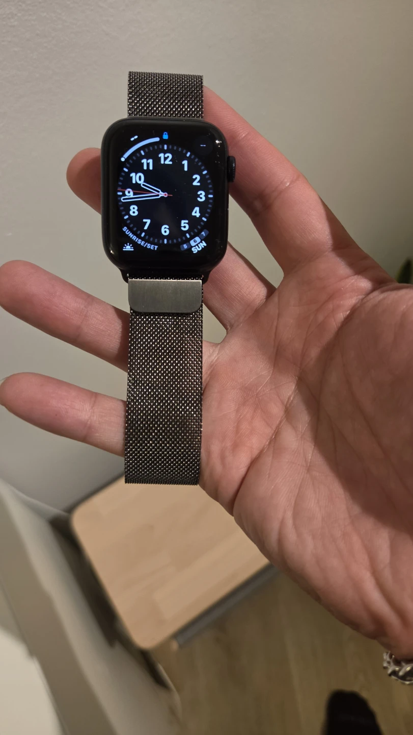 Apple Watch SE2 (GPS) with multiple bands