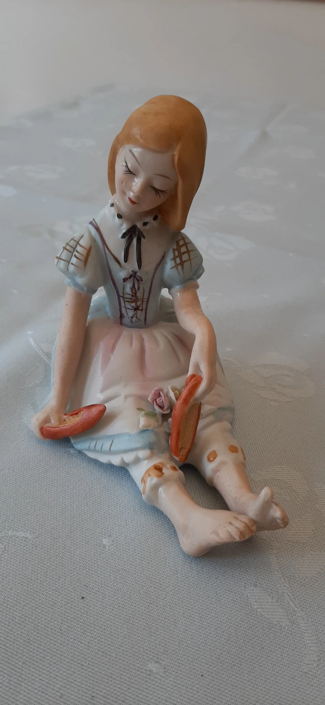 Lenwile Ardalt Girl Figurine Bisque - photo 2