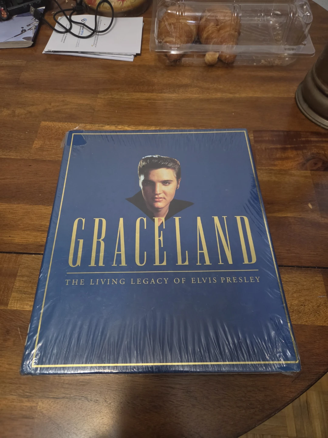 Graceland: The Living Legacy of Elvis Presley Book