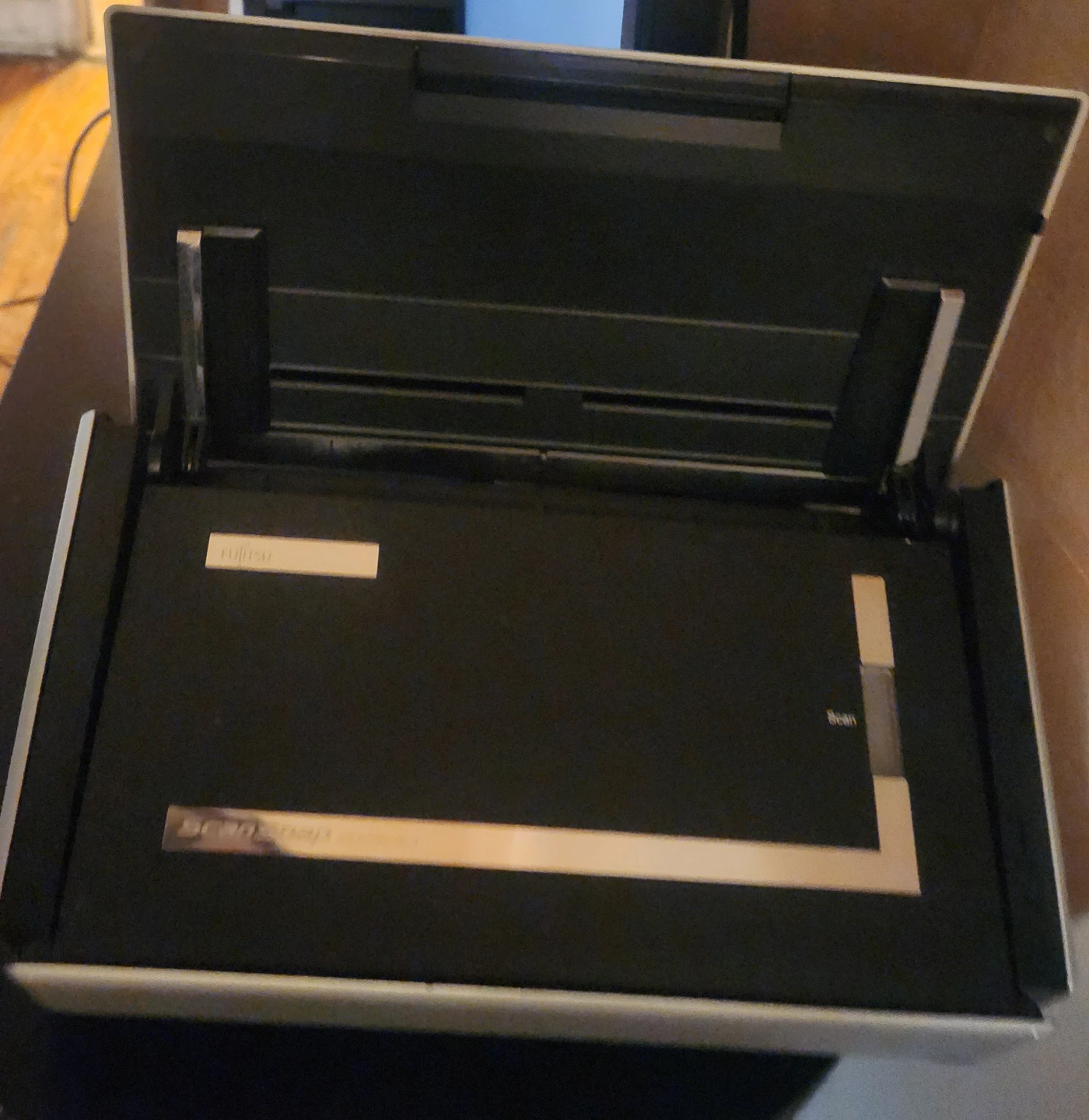 Home Office Tech Bundle: Dell Monitor & Dual Fujitsu Scanners - photo 4