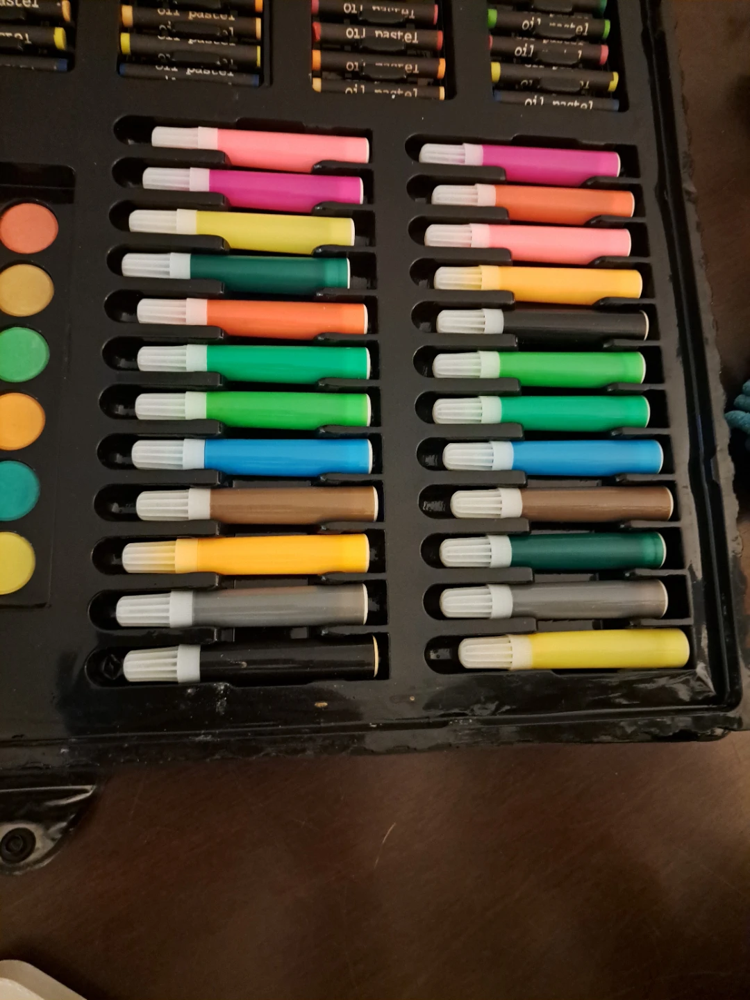 194-Piece Giant Art Set - photo 4