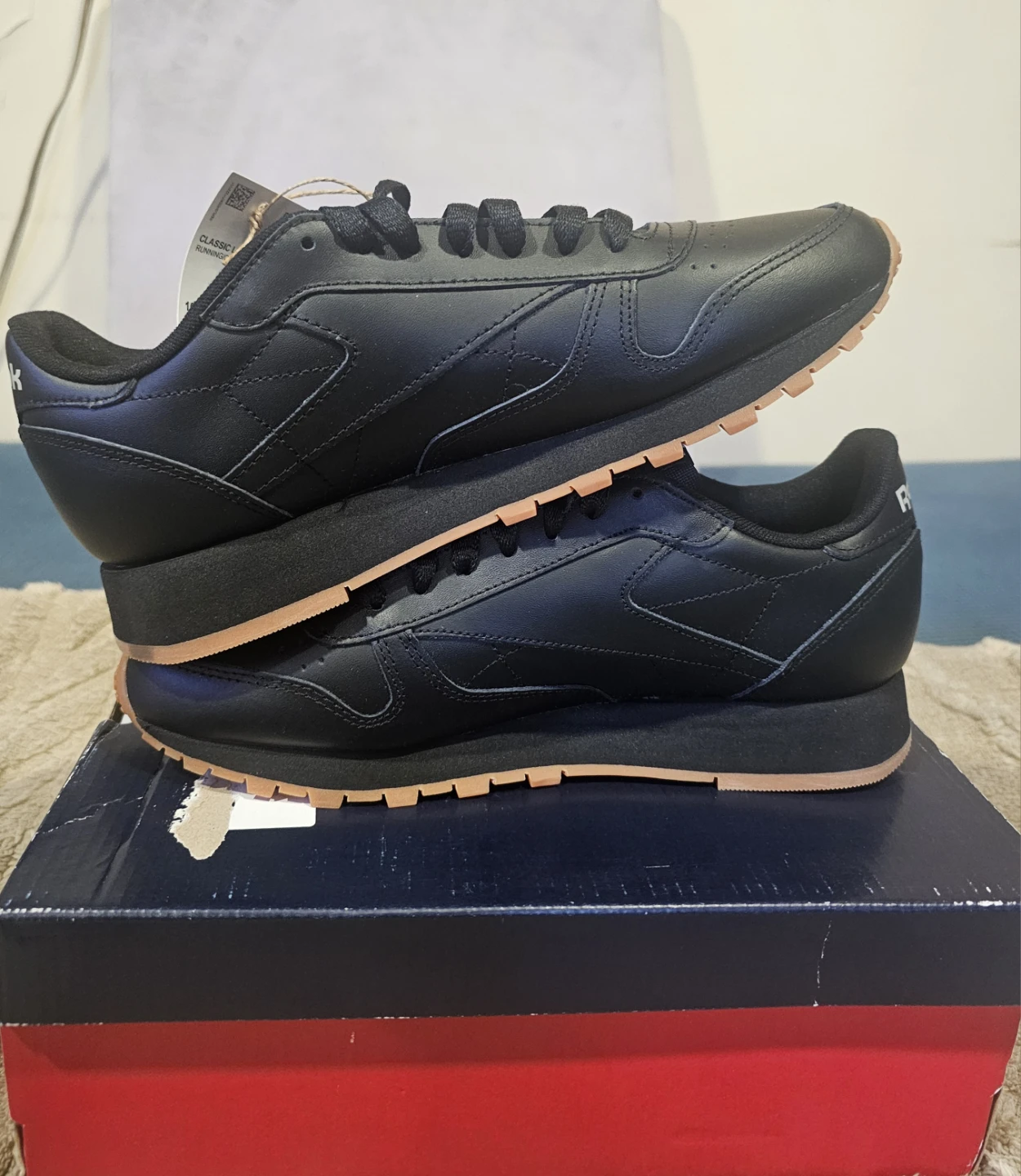 Reebok Women’s Classic Leather Shoes/gum bottom - photo 2