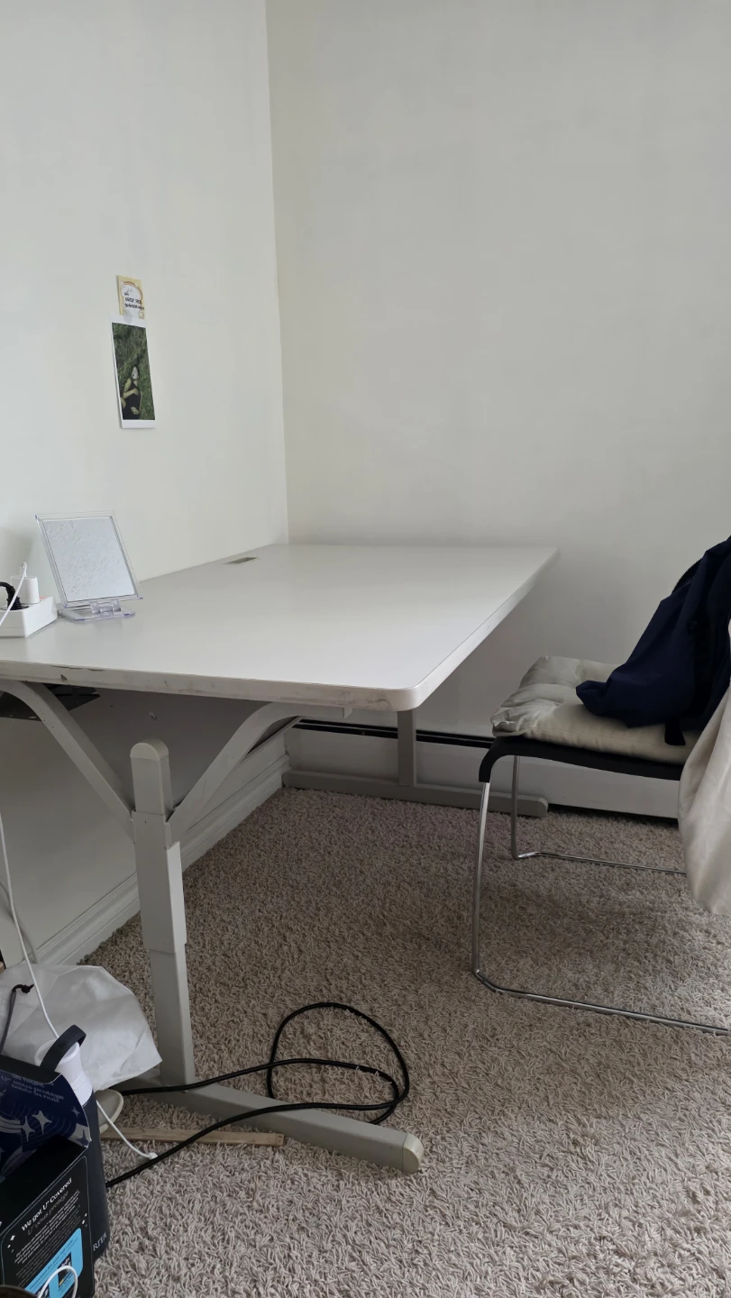 White height desk +chair