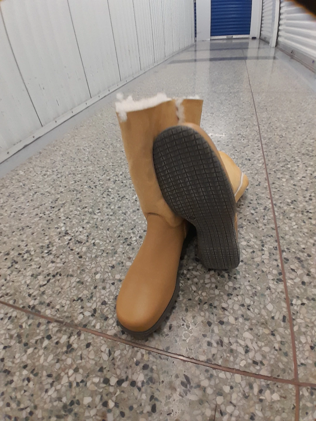 La Canadienne Waterproof Shearling Boots Women's Size 9.5 - photo 5