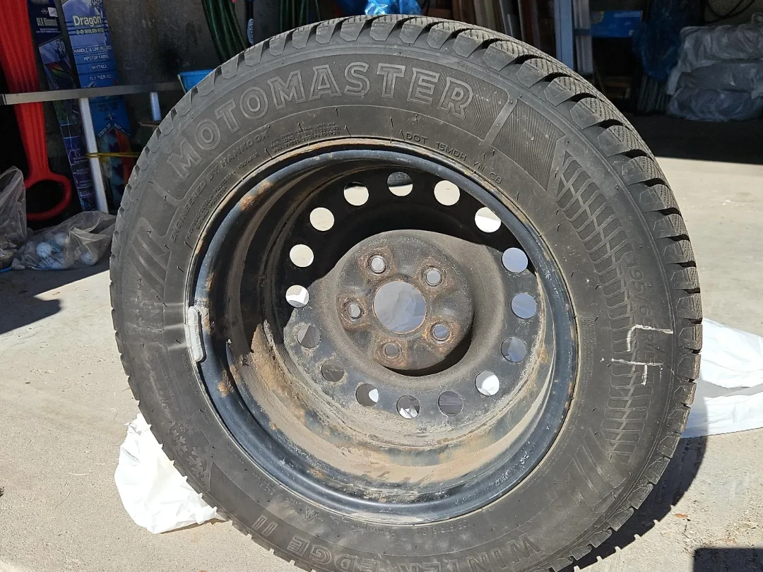 15" Winter Tires on Steel Rims - 195/65R15 - photo 5