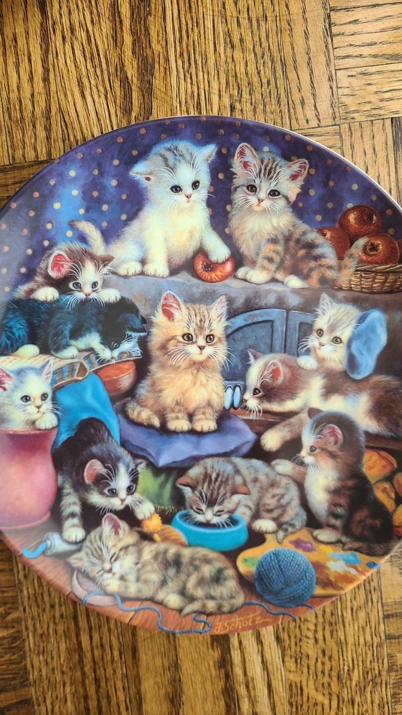 Set of 5  Collectible Cat Plates ($5 each or $20 for all) - photo 3