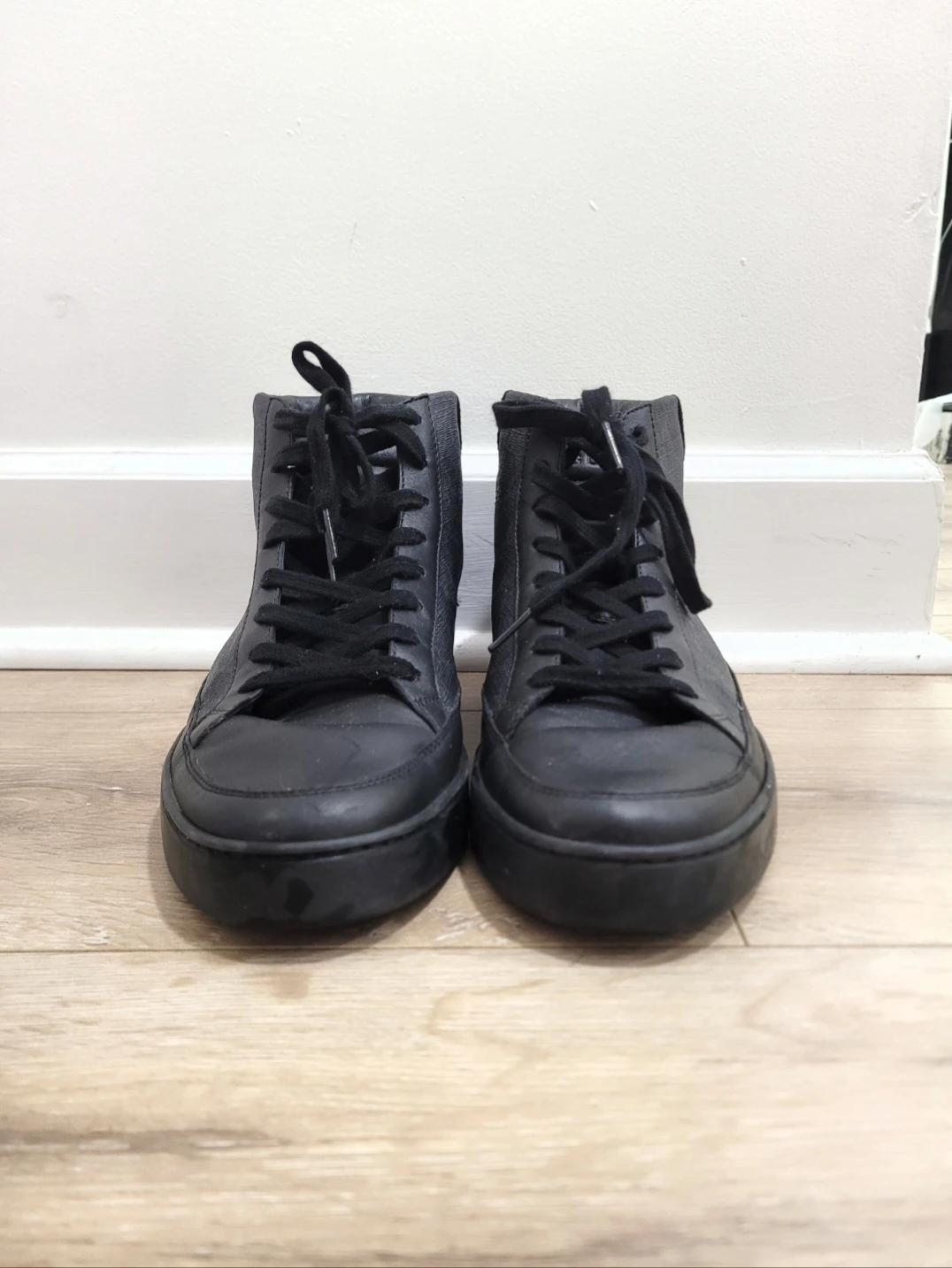 Gucci High-Top Sneakers in Black - photo 3