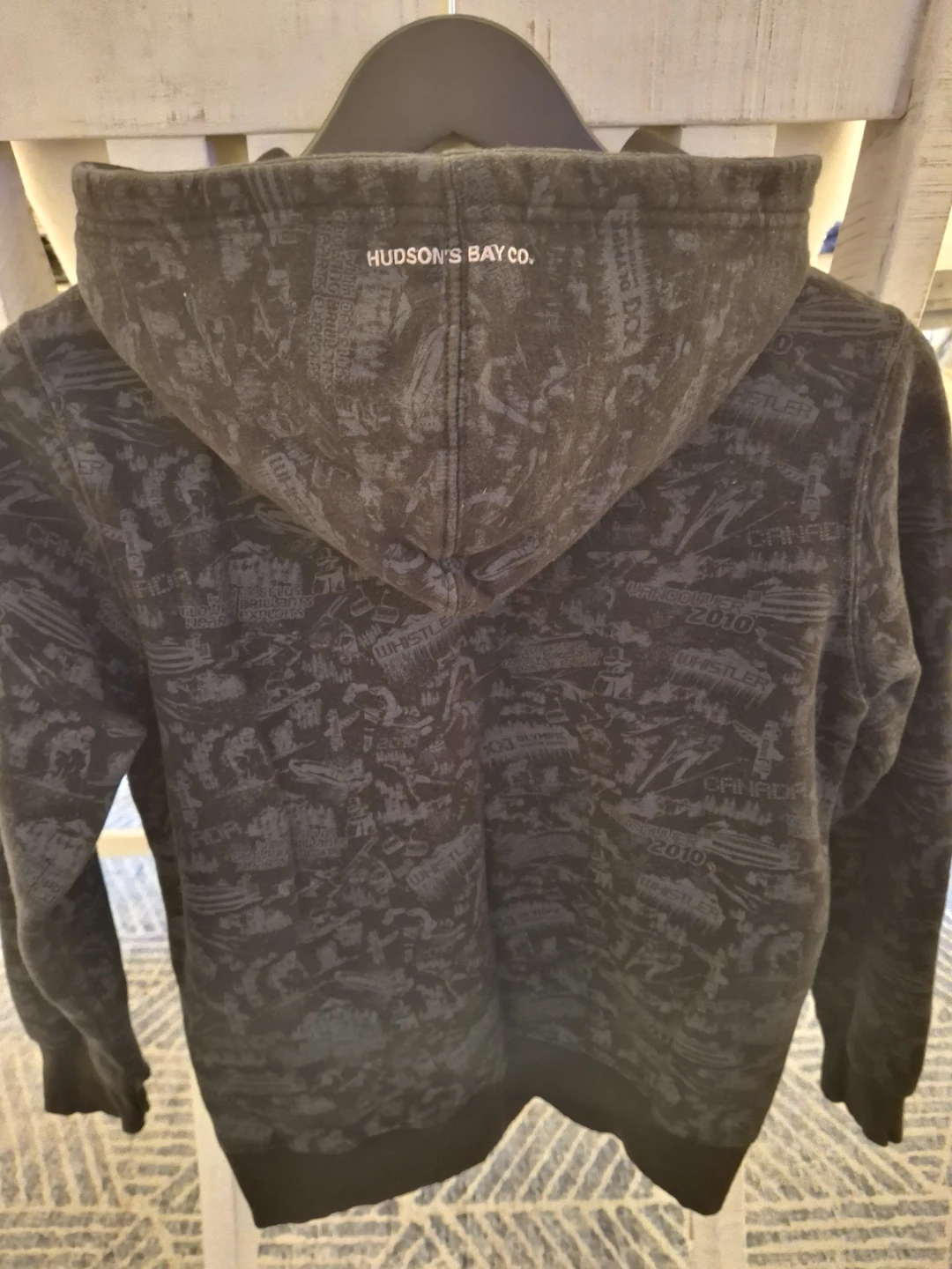 Hudson Bay youth Olympic sweater. - photo 3
