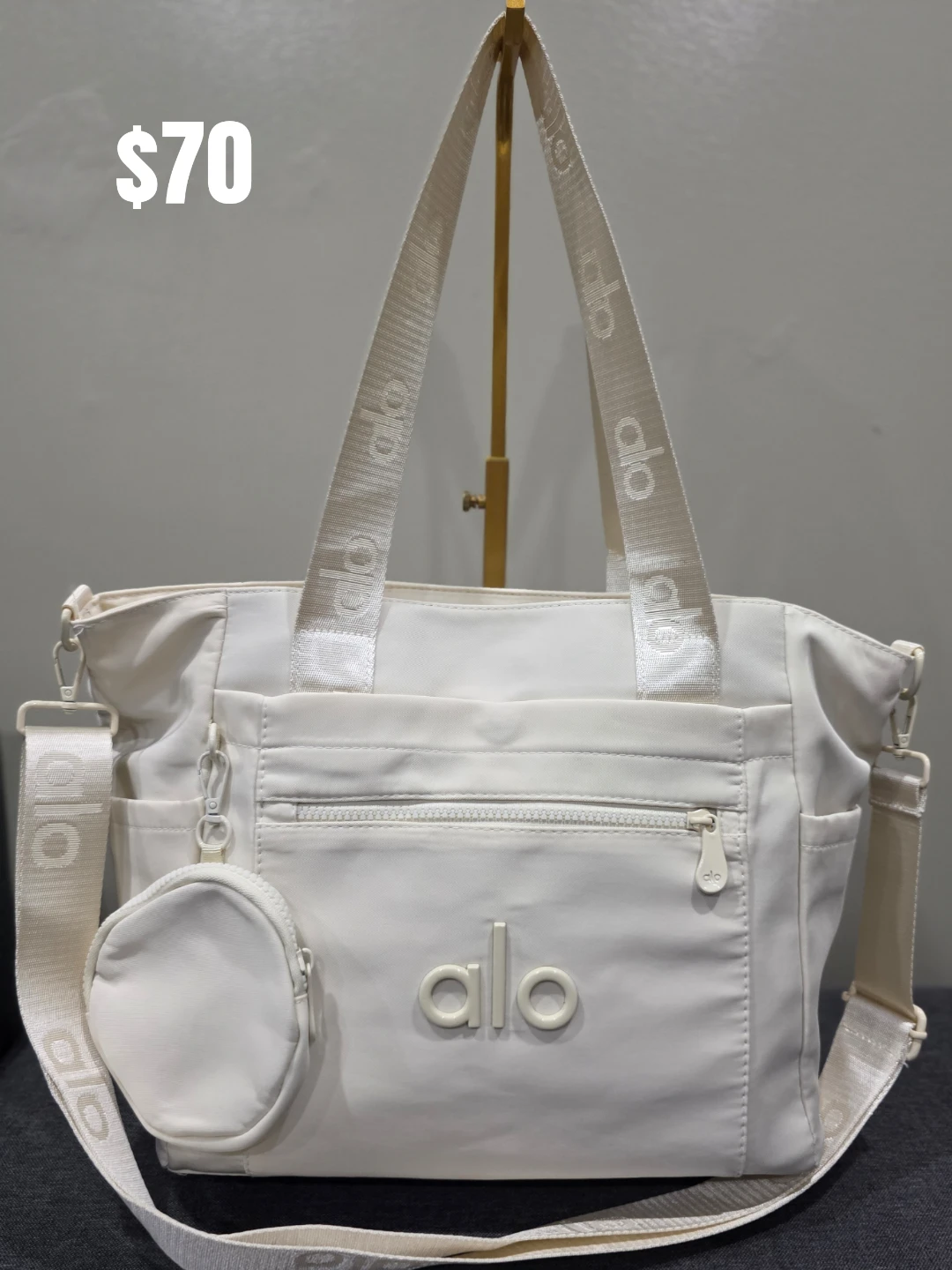 Alo Yoga Tote Bags