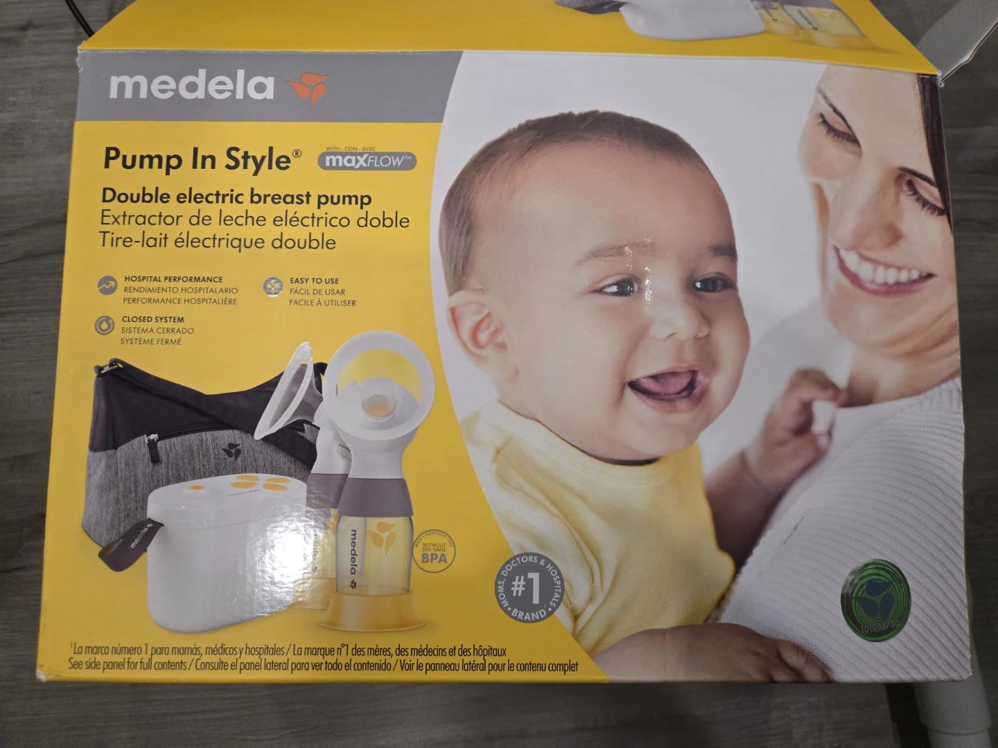 Medela Pump In Style Double Electric Breast Pump Bundle