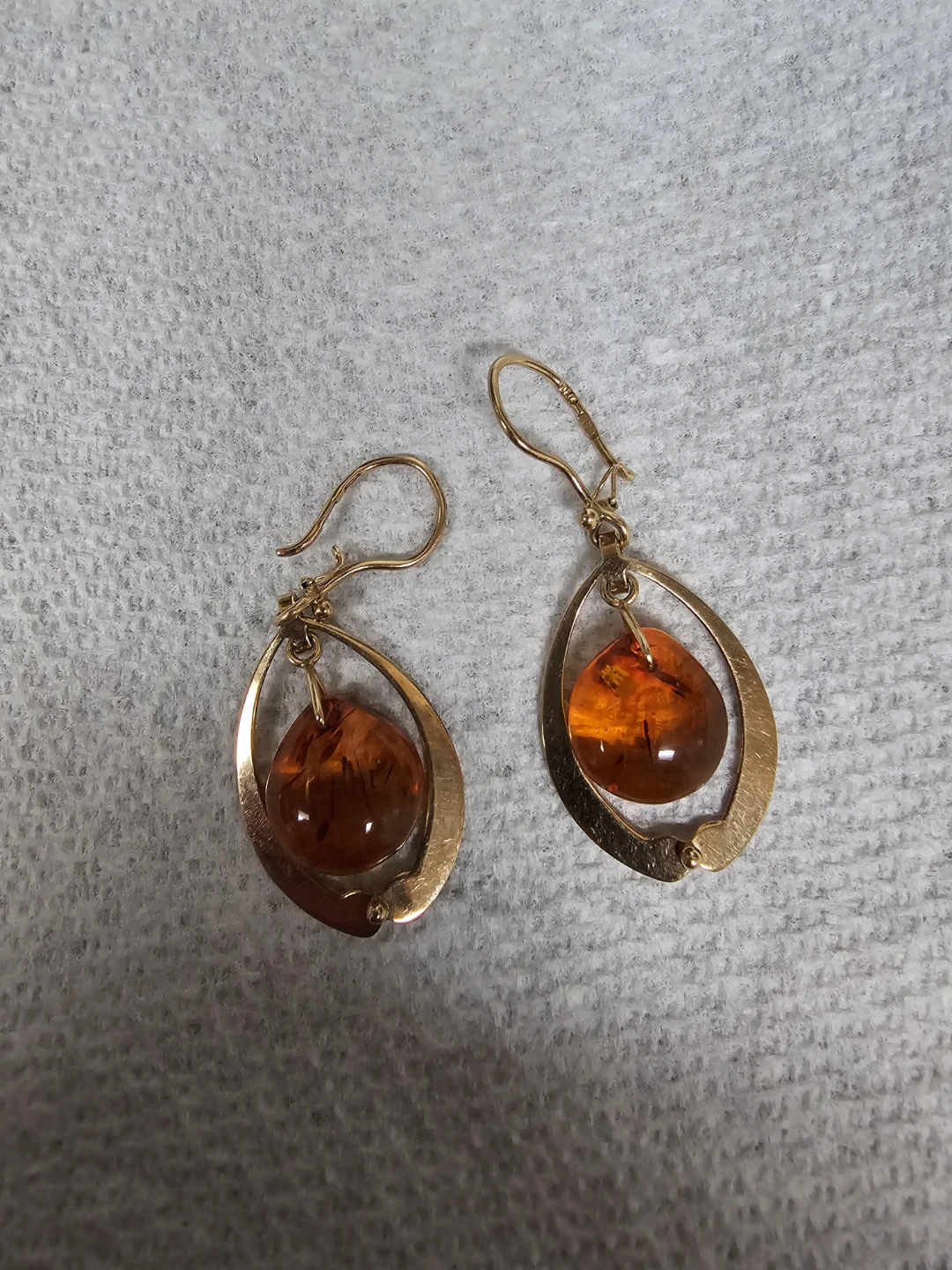 Vintage USSR * 583 STAMP Amber and Gold Drop Earrings